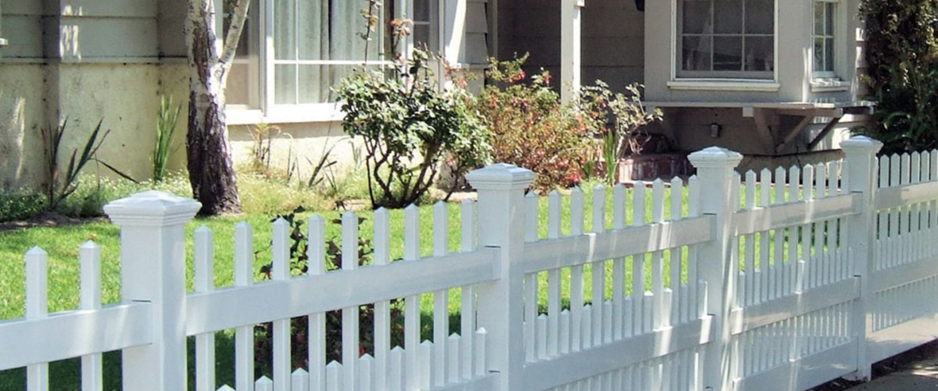 The Benefits Of Installing A Vinyl Fence On Your Home Building Project